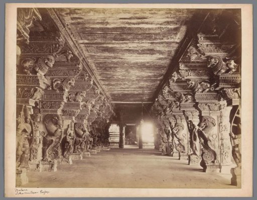 Hall of thousand pillars in the Meenakshi temple at Madurai, Tamil Nadu, India