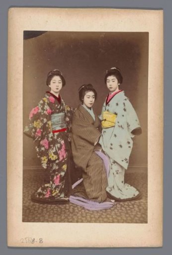 Group portrait of three unknown Japanese girls