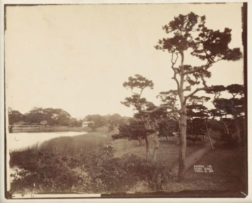 View in the Hama-rikyū Park in Tokyo