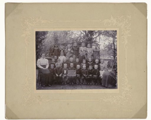 Group portrait (class photo) of class H S III in Ter Aar