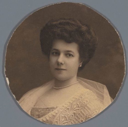 Portrait of Lily van Heeckeren van Molecaten