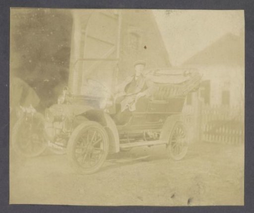 Portrait of an unknown man in a car, Zutphen