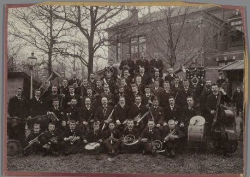 Group portrait of the Harmony 'Crescendo'