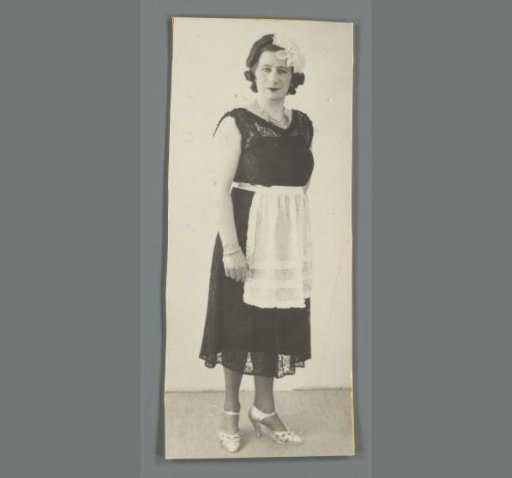 Portrait of Cato Merks wearing an apron