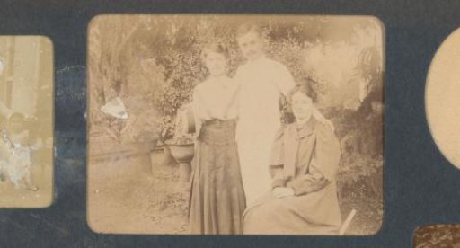 Group portrait of Tjuut, Gurit and Jenny Hellendoorn, possibly in Indonesia