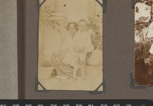 Portrait of Henriëtte Wassink with her son Johannes van Zijll de Jong