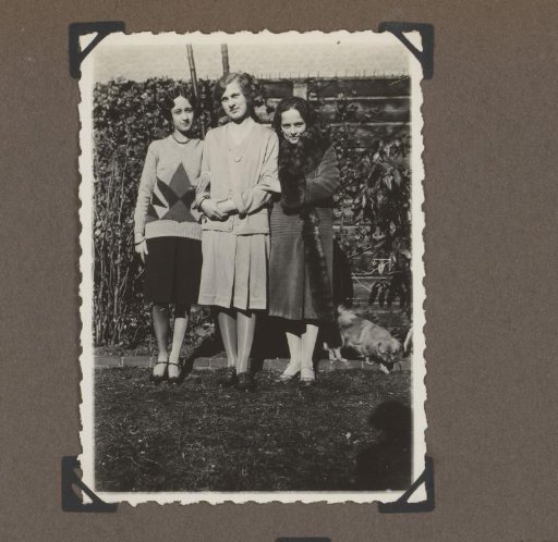Dootje van Zijll de Jong, Corry Mak van Waay-Zulver and Henriëtte Wassink