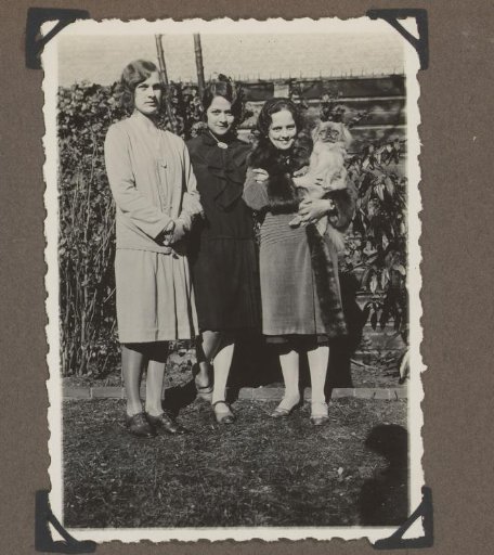 Corry Mak van Waay-Zulver, Wilhelmina van Zijll de Jong and Henriëtte Wassink