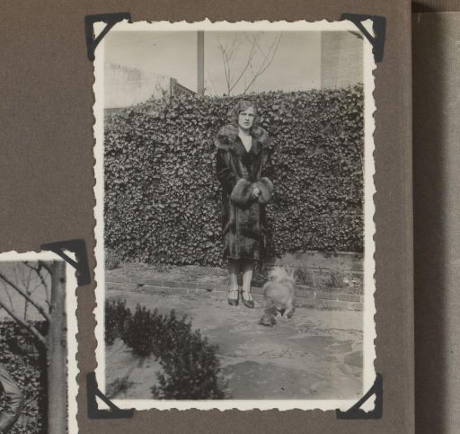 Portrait of Corry Mak van Waay-Zulver with a dog