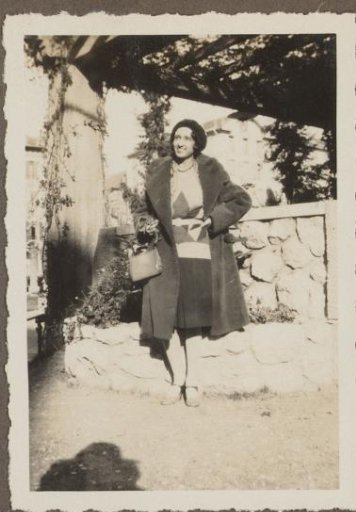 Dootje van Zijll de Jong with an open jacket