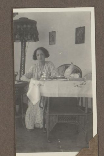 Dootje van Zijll de Jong in an interior
