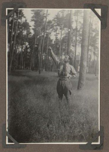 Johannes van Zijll de Jong in a forest