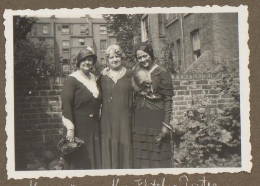 Portrait of Henriëtte van Bergen, Mrs. Fletcher Porter and Wilhelmina van Zijll de Jong, London