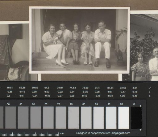 Group portrait of a company, Batavia