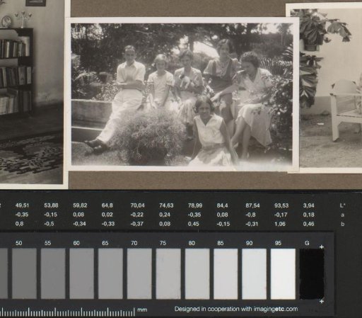Group portrait in a garden, Batavia