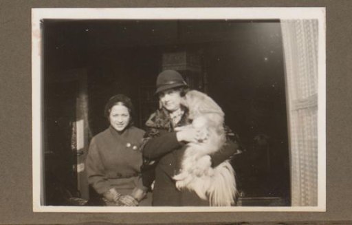 Wilhelmina van Zijll de Jong and Henriëtte Wassink with a dog