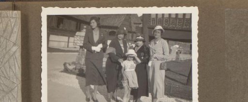 Group Portrait of Four Women and a Girl at the Colonial Exhibition in The Hague