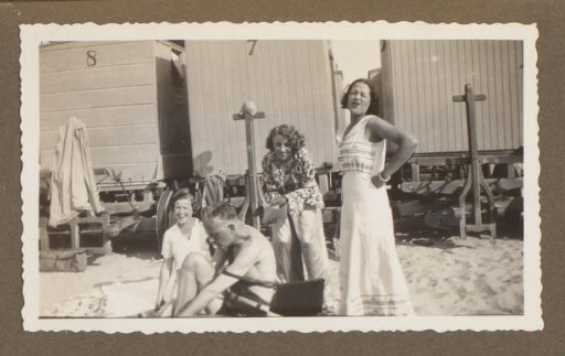 Company on the beach of Scheveningen