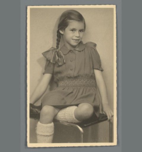 Portrait of Helena Karolij at the age of seven
