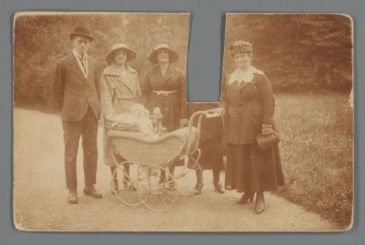 Group portrait of the Merks family