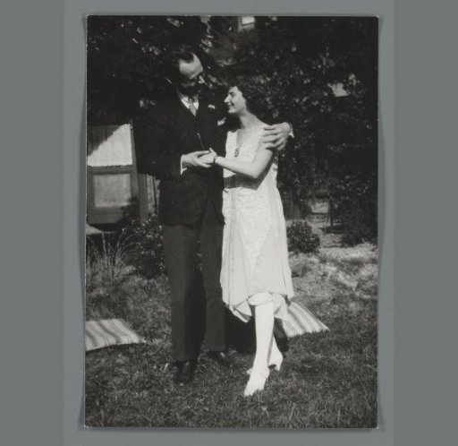 Portrait of an unknown man and woman in a garden