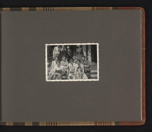 Group portrait for Huize Okkenbroek