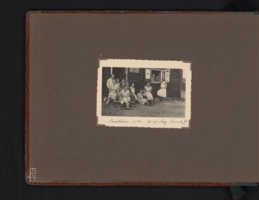 Group portrait of women before a barrack at Lunteren