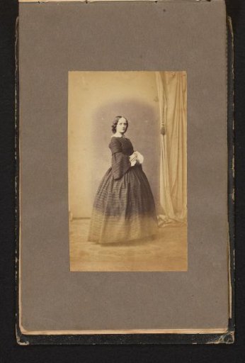 Portrait of a standing woman