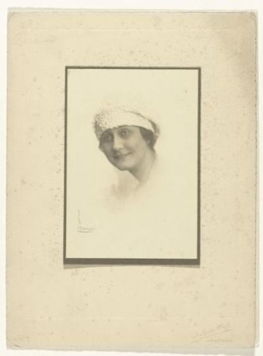 Portrait of Lola Cornero