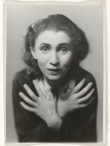 Chaja Goldstein in a theatrical performance