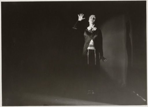 Chaja Goldstein in a theatrical performance