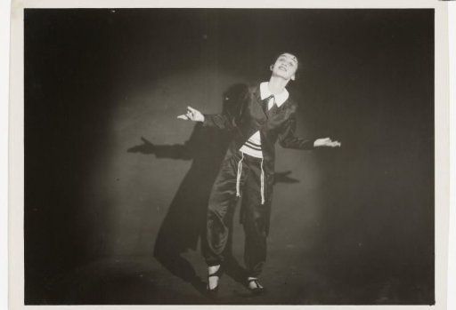 Chaja Goldstein in a theatrical performance