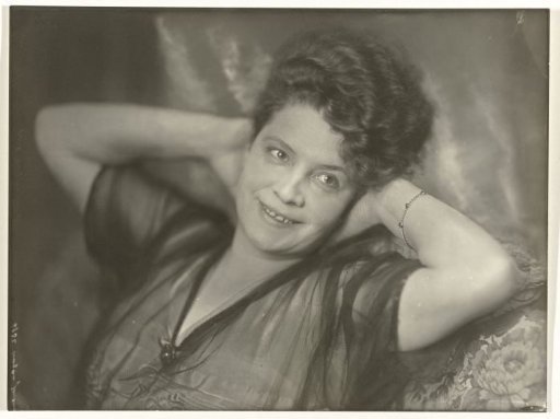 Portret van Magda Janssens, actrice