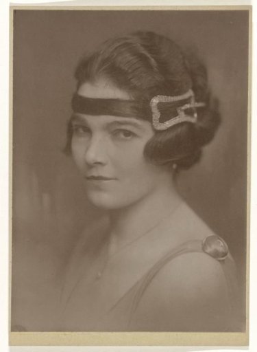 Model with hairstyle by hairdresser Maurice van Steen, Amsterdam
