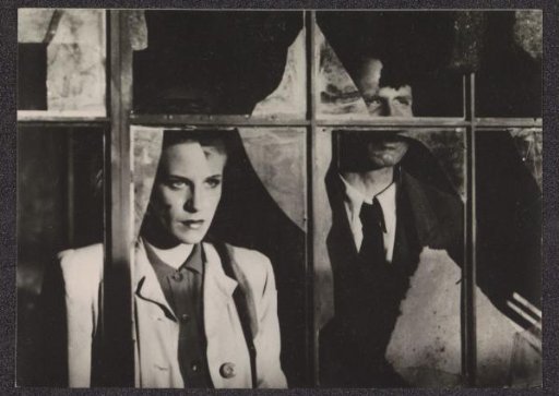 Still uit de film Die Mörder sind unter uns, met acteurs Hildegard Knef en Ernst Wilhelm Borchert