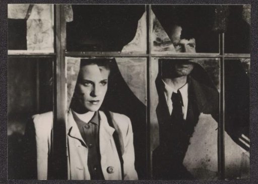 Still uit de film Die Mörder sind unter uns, met acteurs Hildegard Knef en Ernst Wilhelm Borchert