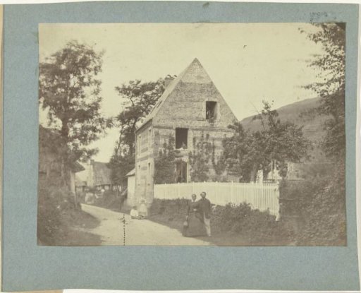 House with unknown couple in Les Petites-Dalles
