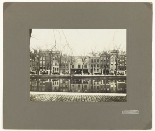 Car dealership of Dirk van der Mark at Keizersgracht 635 in Amsterdam