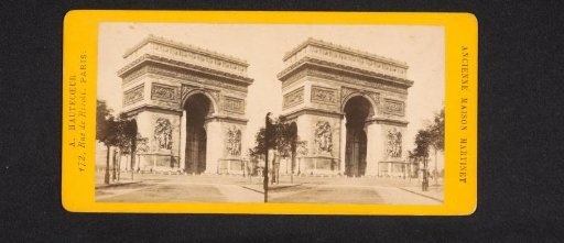 View of the Arc de Triomphe in Paris