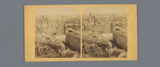 View of Paris with the Hôtel de Ville