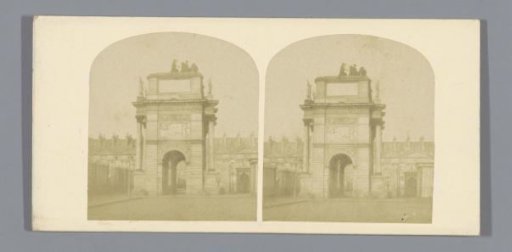 Arc de Triomphe du Carrousel in Paris, Seen from the Side