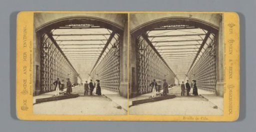 Pedestrians on the Dombrücke in Cologne