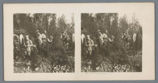 Soup distribution among French soldiers