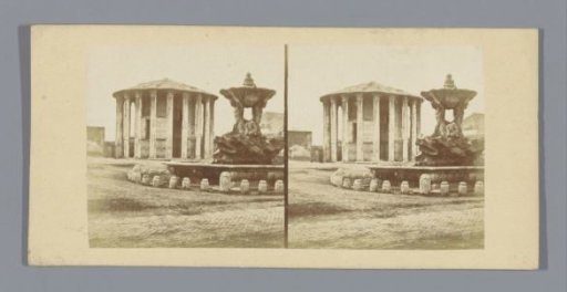 Temple of Hercules Invictus, with the Fontana dei Tritoni in the foreground