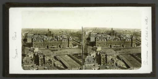 View of the Hôtel de Ville in Paris