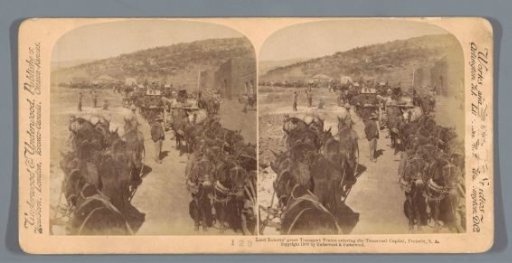 The troops of Lord Roberts (Frederick Sleigh Roberts) enter Pretoria