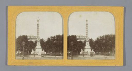 Fontaine du Palmier at Place du Châtelet in Paris