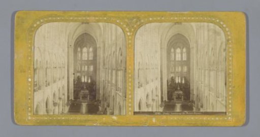Interieur van de Notre-Dame in Parijs