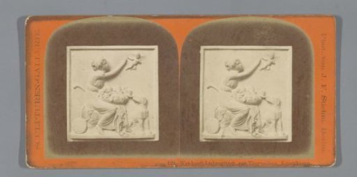 Plaquette of a woman with a basket full of Cupids