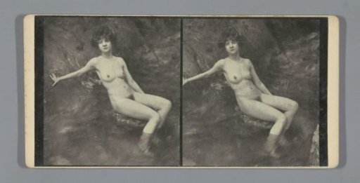 Portrait of a nude woman in nature